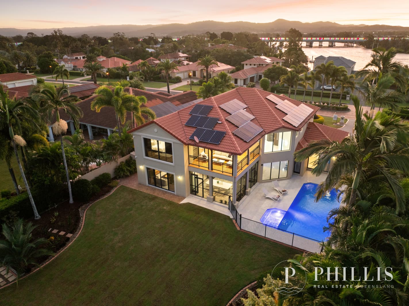 3166 Riverleigh Drive, Hope Island - Image 1