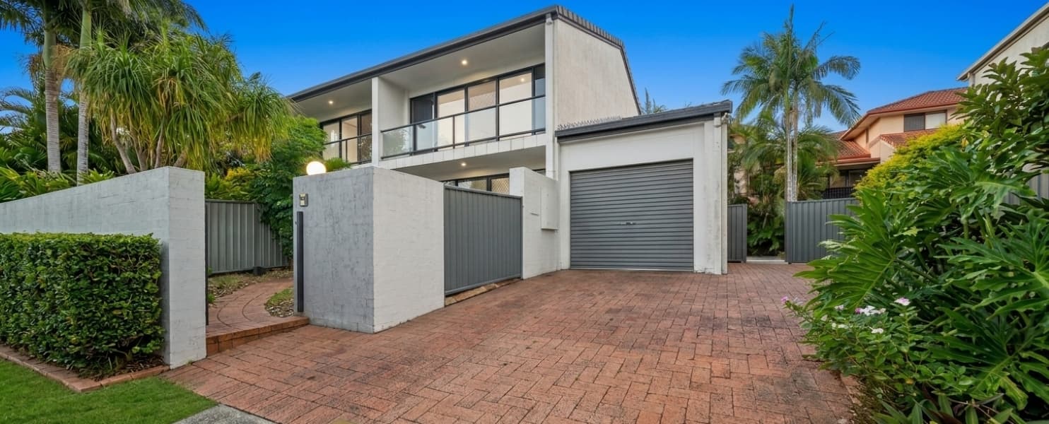 3/37 T E Peters Drive, Broadbeach Waters — photo 1 of 5