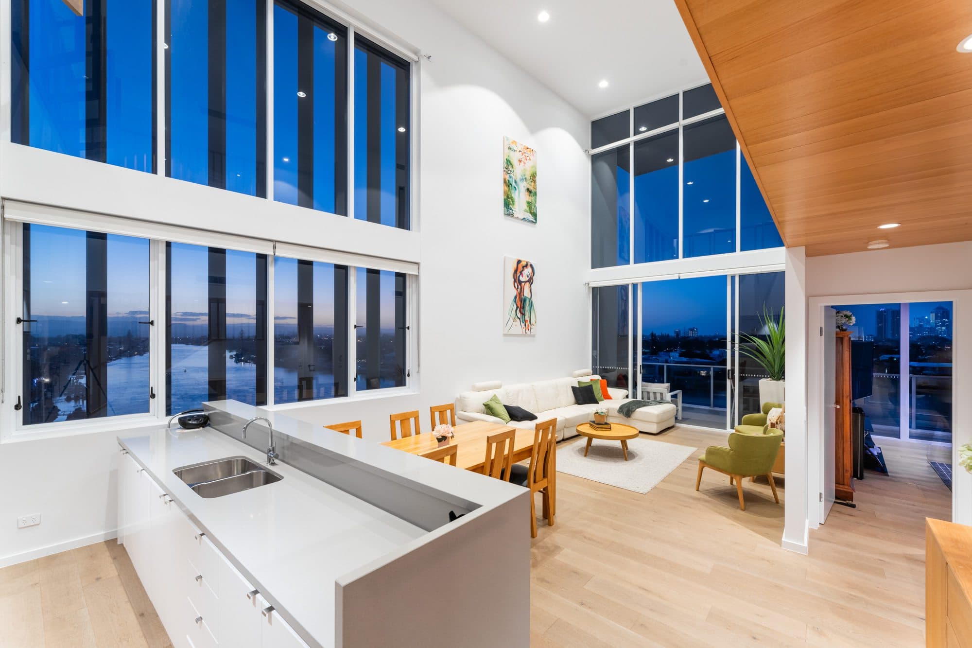 504/19 Cannes Avenue, Surfers Paradise - Image 1