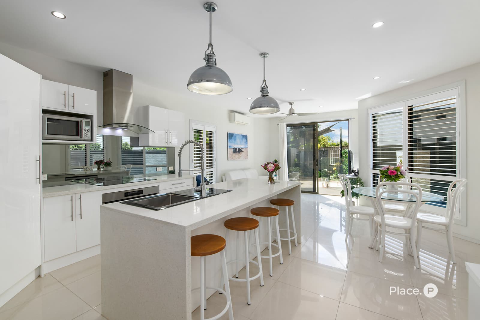 2/32 Edmond Street, Carina — photo 1 of 5