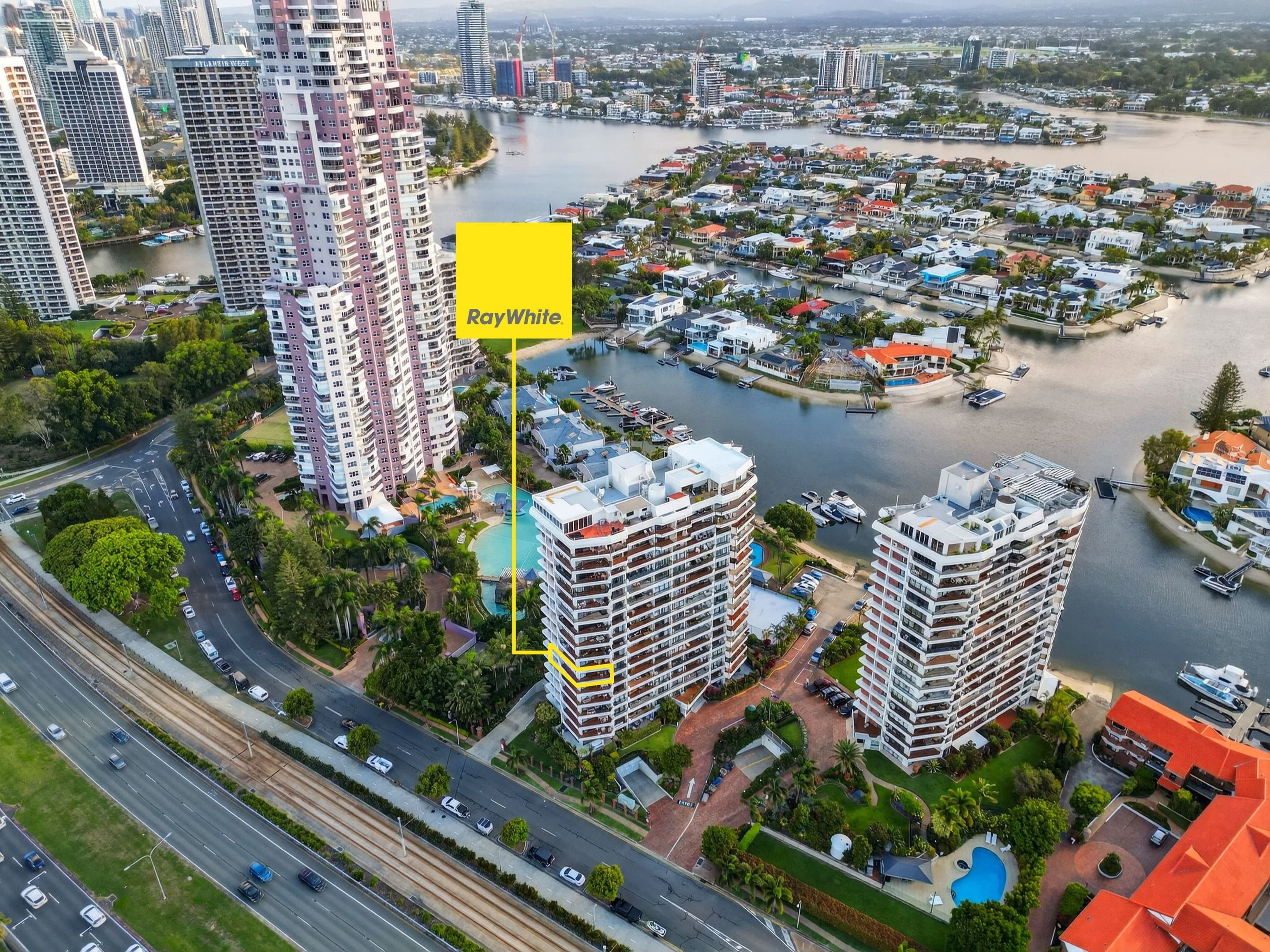 20/18 Commodore Drive, Paradise Waters — photo 1 of 5