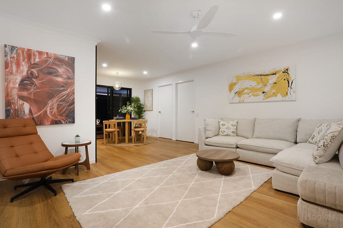 2 Burrendong Road, Coombabah — photo 1 of 5