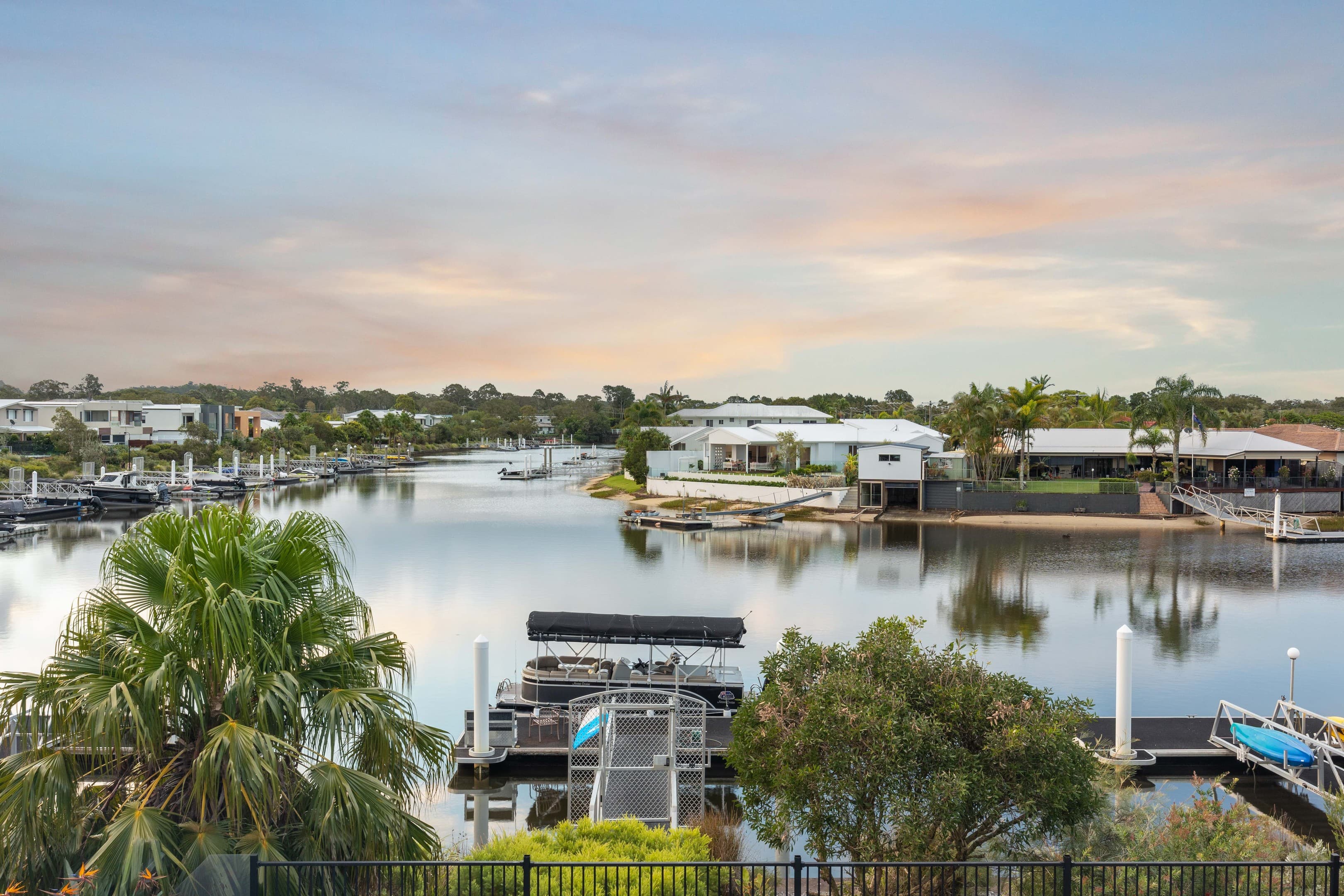 18 Riviera Place, Mountain Creek - Image 1