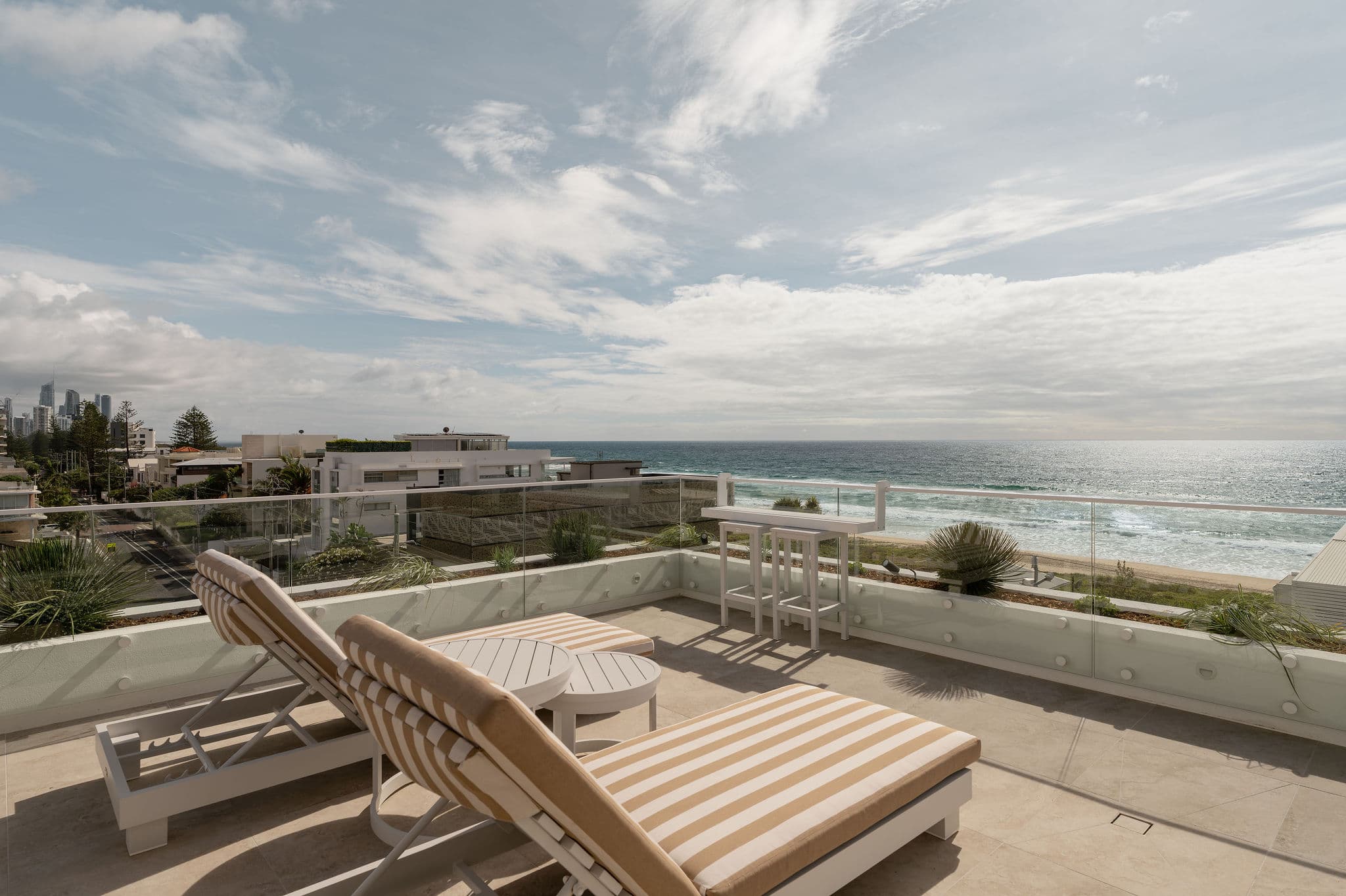 182B Hedges Avenue, Mermaid Beach — photo 1 of 5