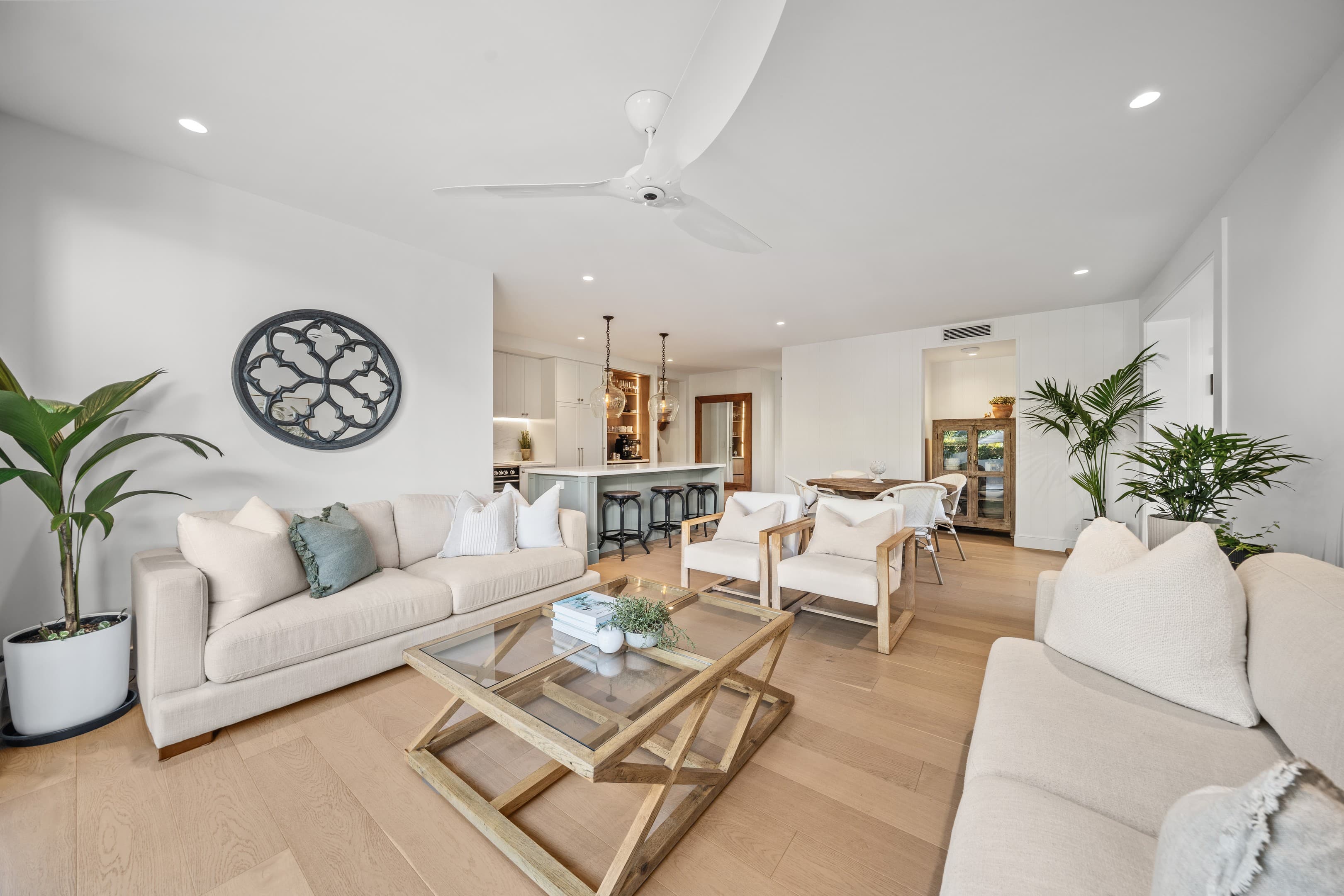 1/3 Beach Parade, Surfers Paradise - Image 1