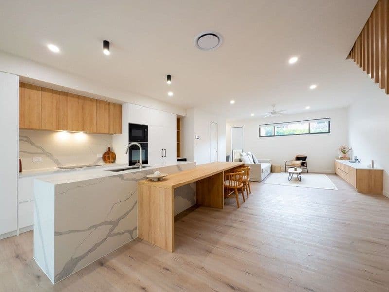 6/8 Miles Street, Coolangatta — photo 1 of 5