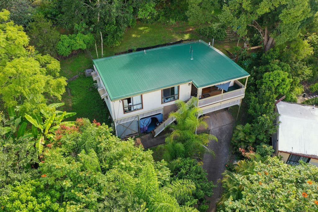 7 Thomas Crescent, Nambour, Nambour — photo 1 of 5