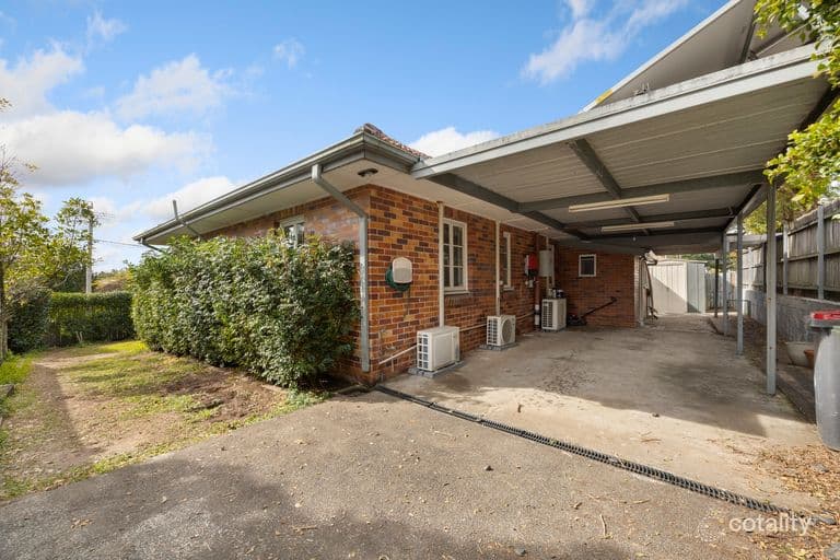 187 Cracknell Road, Tarragindi - Image 1