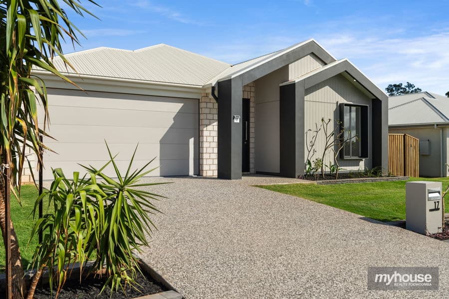 17 Saint Andrews Crescent, Highfields — photo 1 of 5