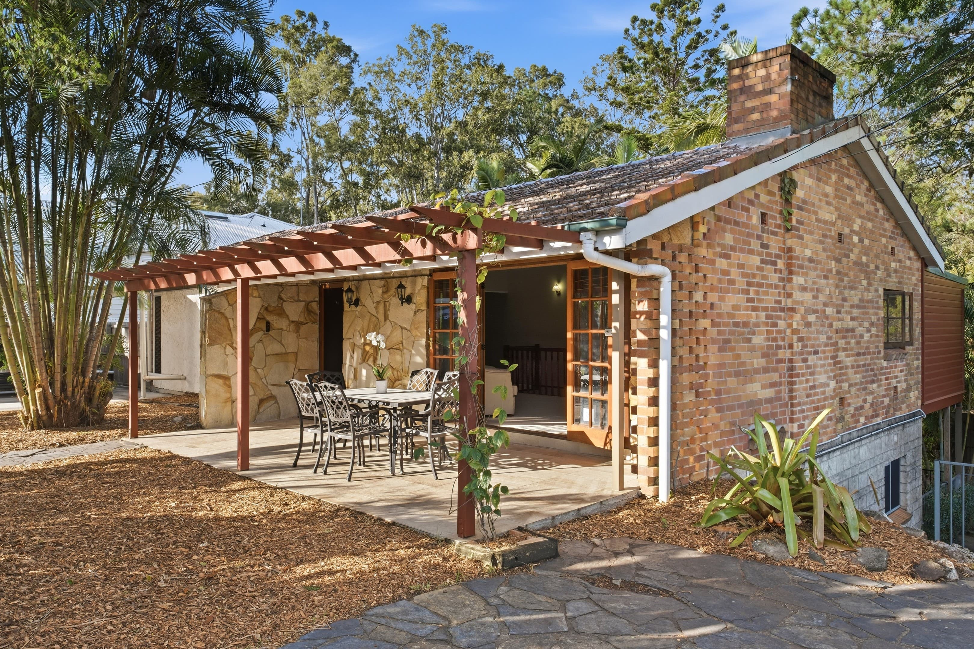 88 Canopus Street, Coorparoo - Image 1