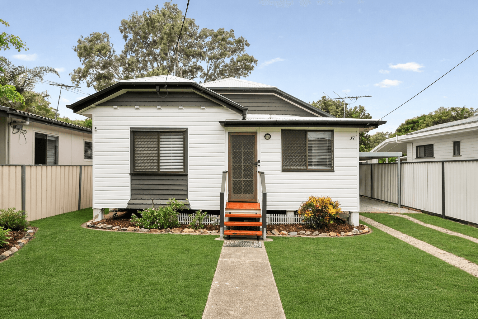 37 Yacht Street, Clontarf - Image 1