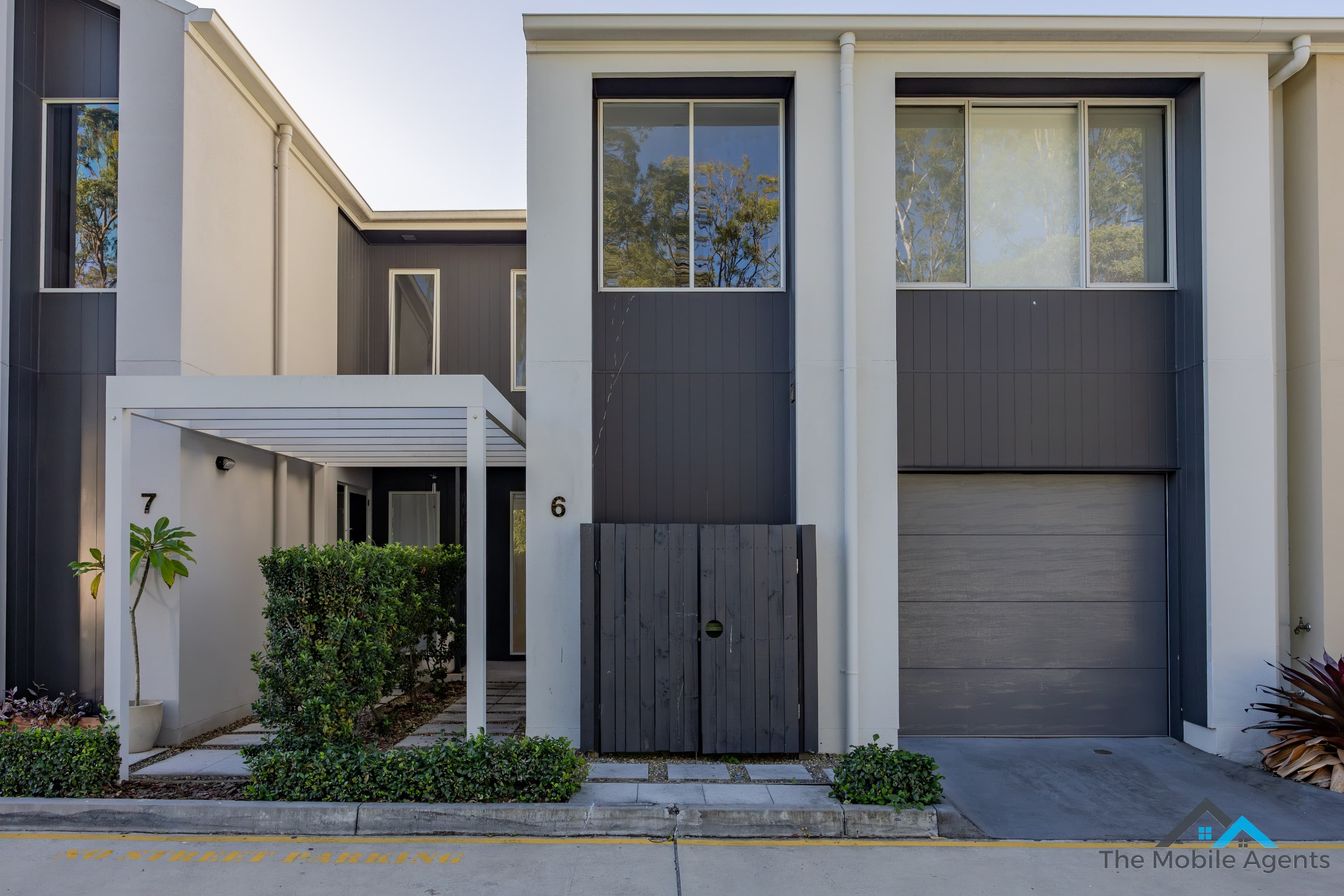 6/13 Angela Way, Pimpama — photo 1 of 5