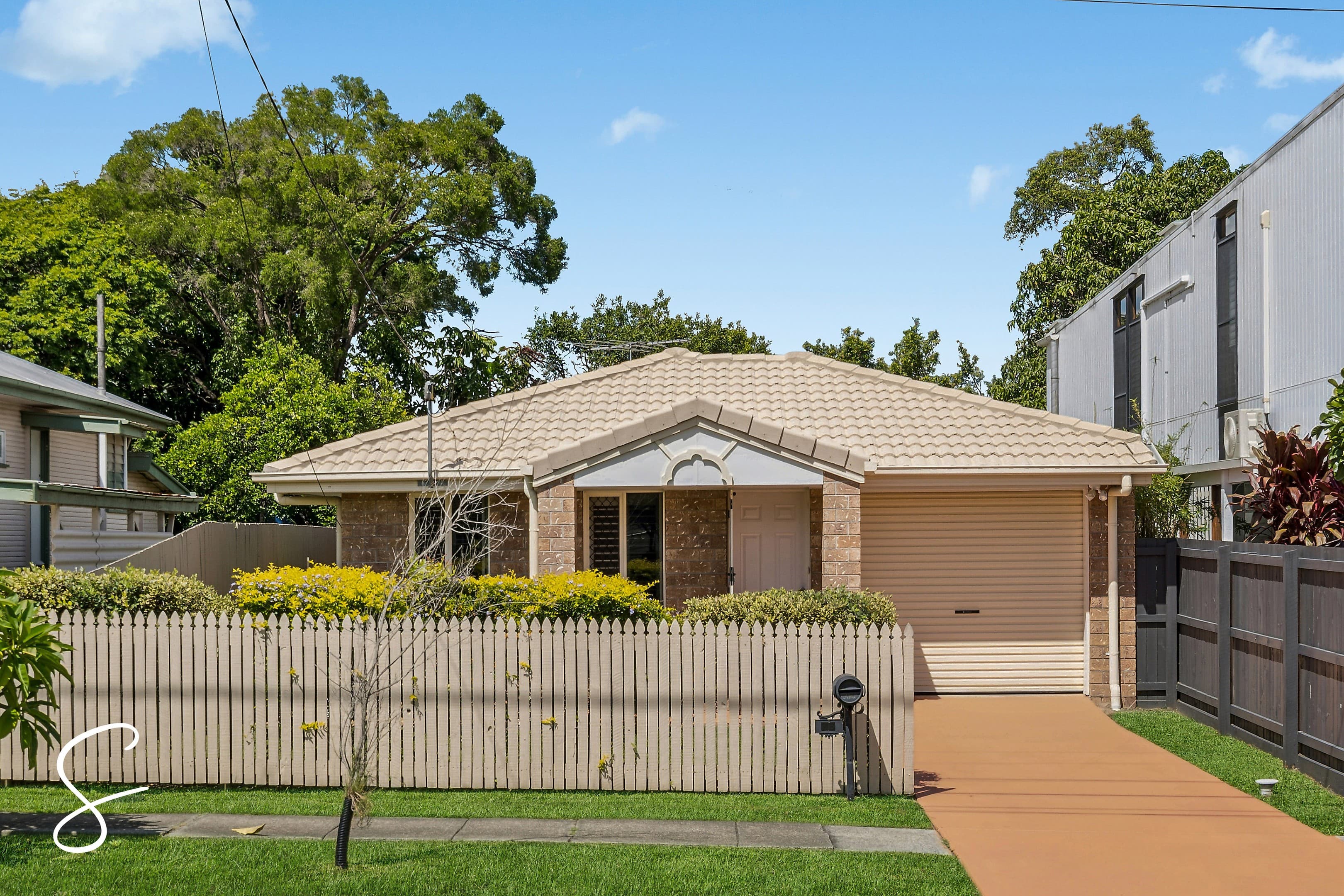 76 Dartmouth Street, Coopers Plains, Coopers Plains — photo 1 of 5