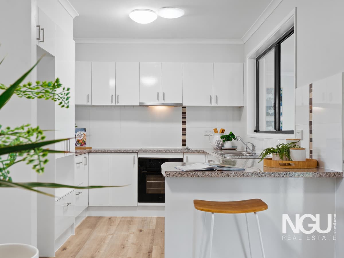 22 King Arthur Boulevard, Bethania — photo 1 of 5