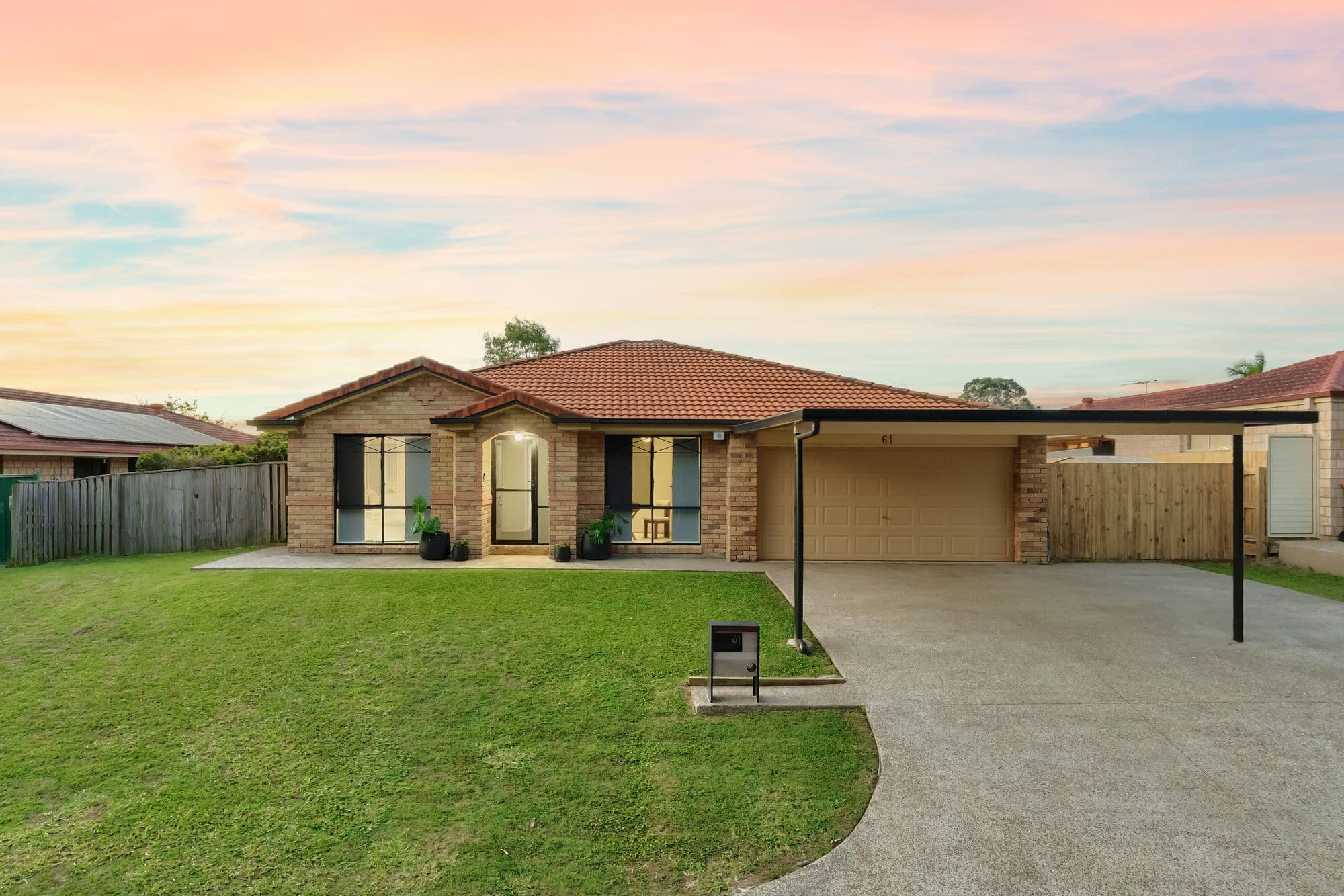 61 Greenways Esplanade, Parkinson - Image 1