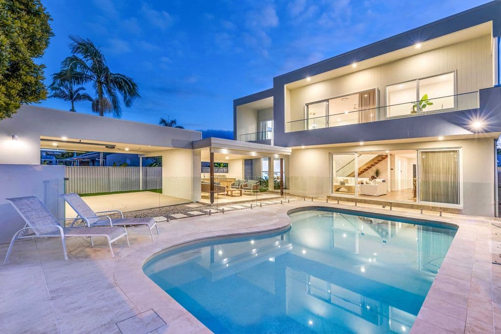 219 Mallawa Drive, Palm Beach, Palm Beach — photo 1 of 5