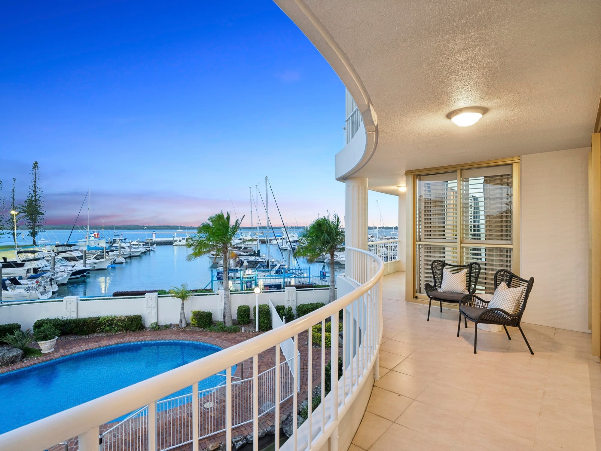 3/19 Oatland Esplanade, Runaway Bay - Image 1