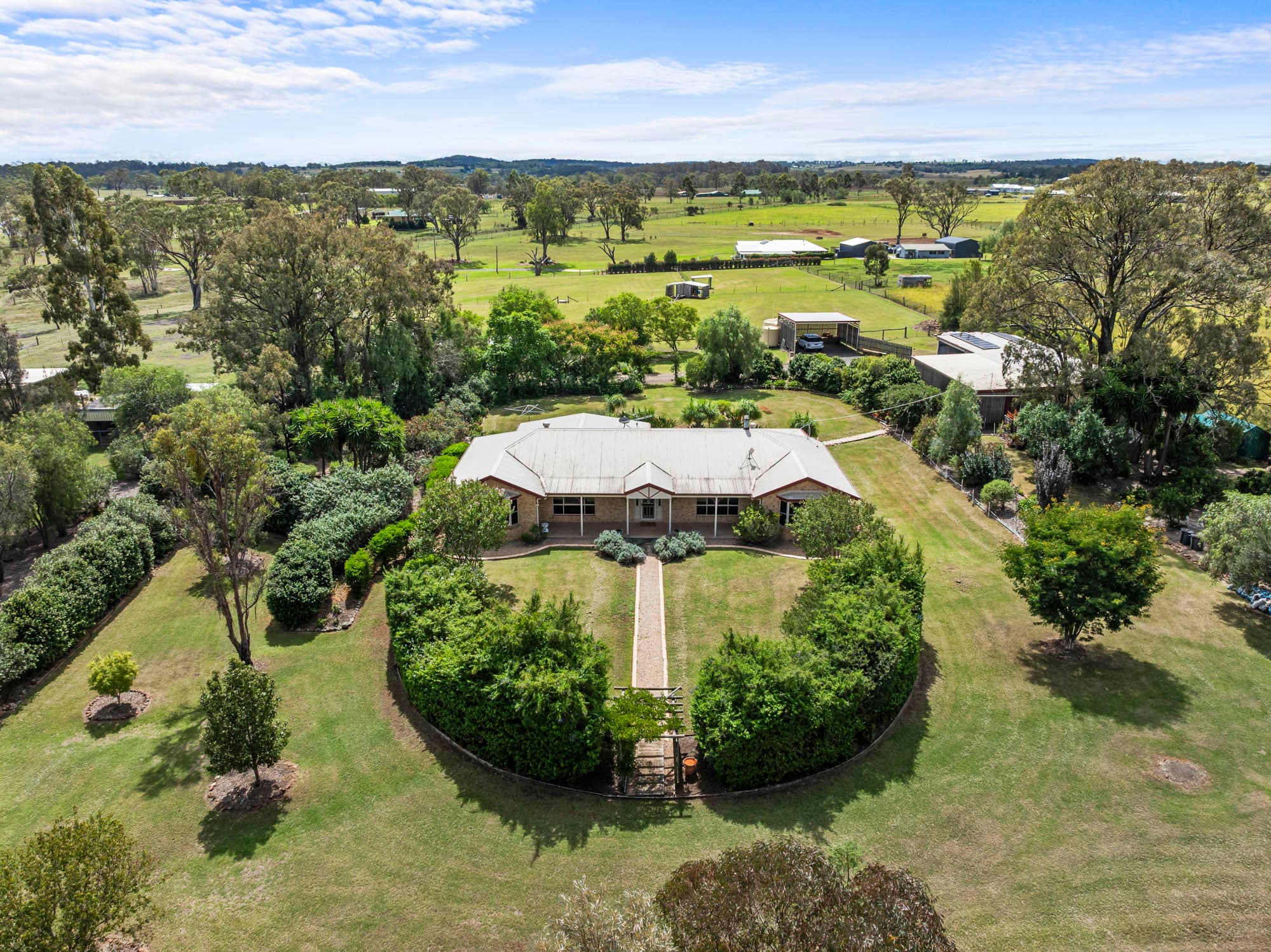 21 Colemans Road, Goombungee — photo 1 of 5