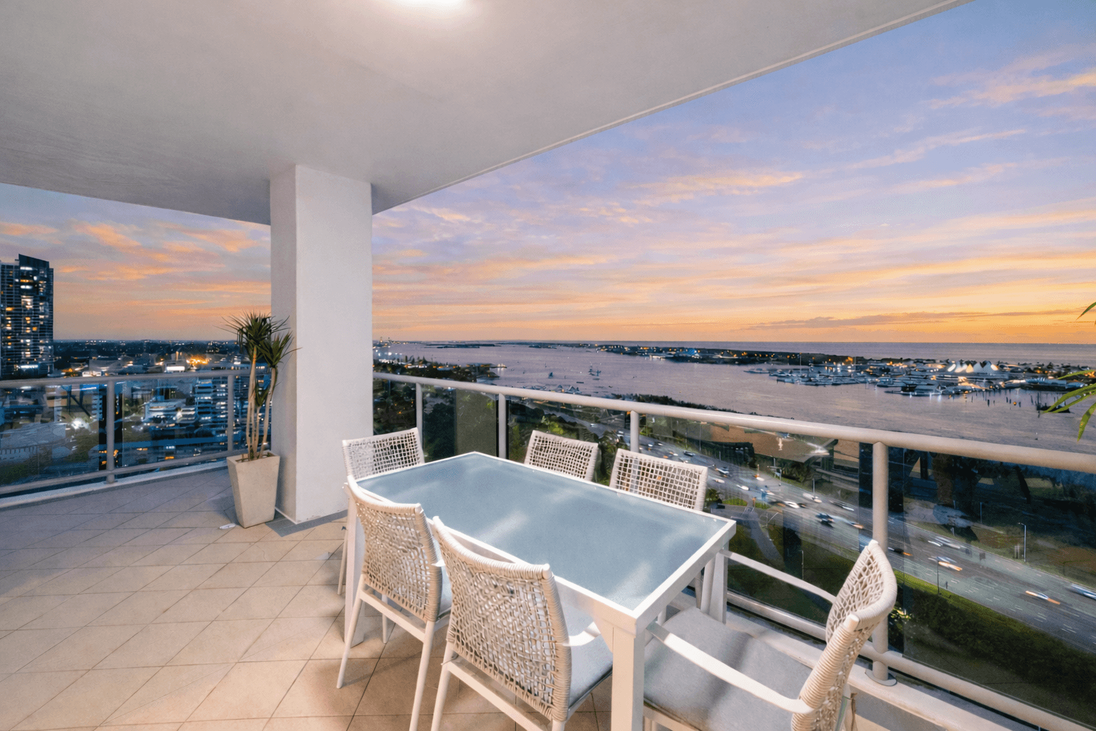 2403/1 Como Crescent, Southport — photo 1 of 5