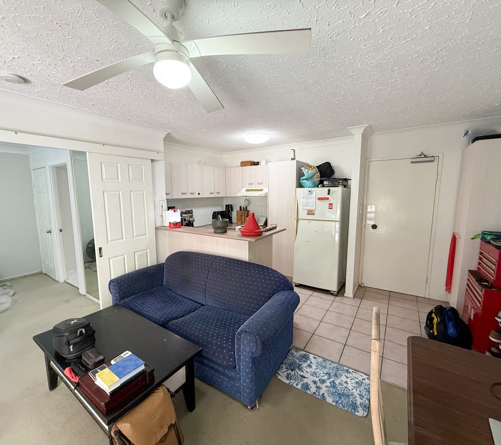 25/11-19 Taylor Street, Biggera Waters - Image 1