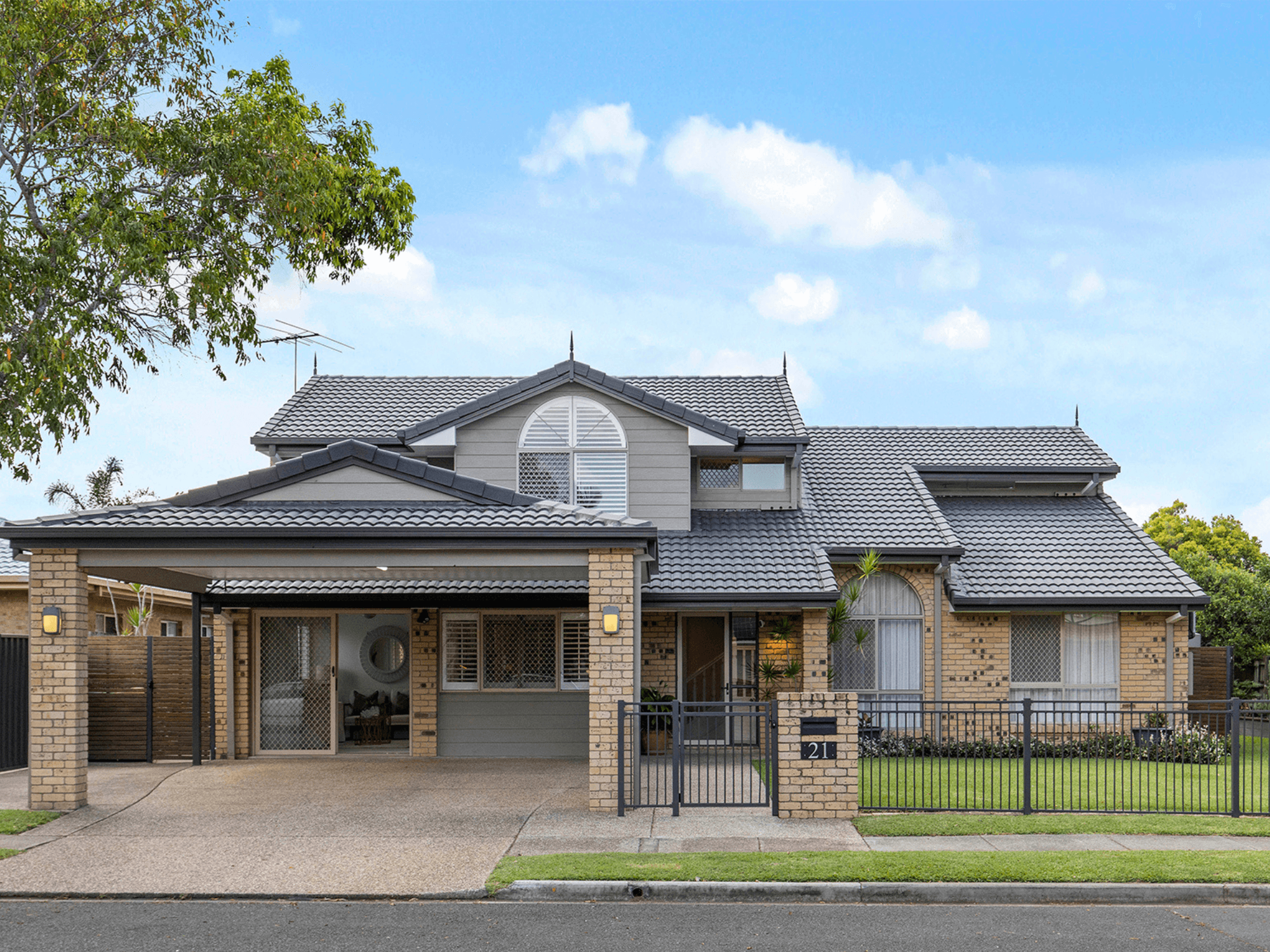 21 Bangalow Street, Bridgeman Downs - Image 1