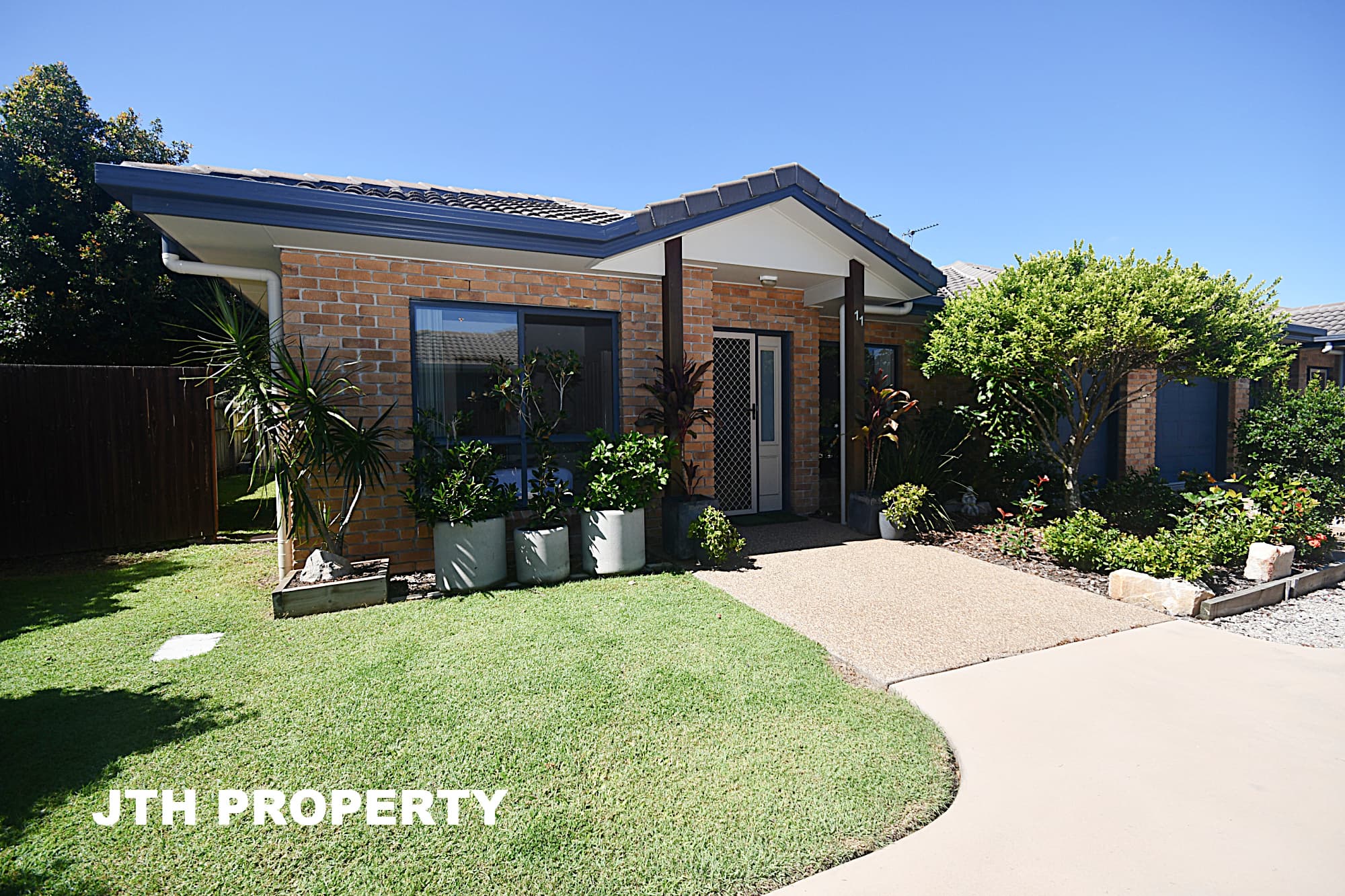 11/142-146 Elizabeth Street, Urangan — photo 1 of 5