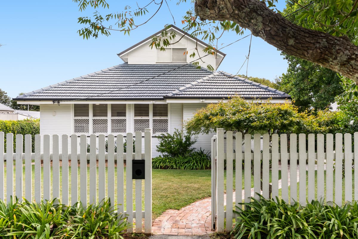 20 Lydwin Crescent, East Toowoomba - Image 1