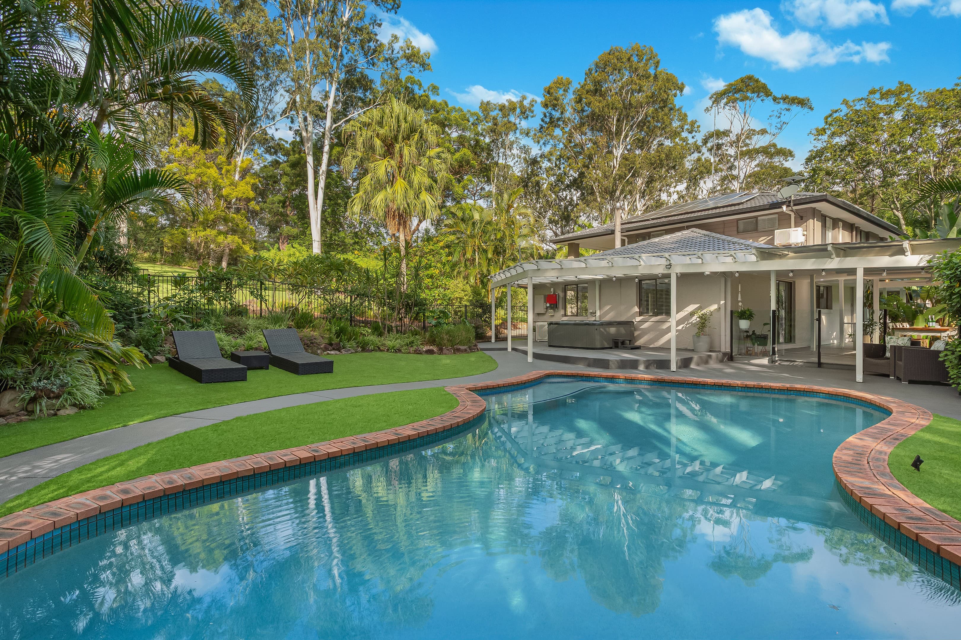 42 Coorabin Court, Tallebudgera — photo 1 of 5