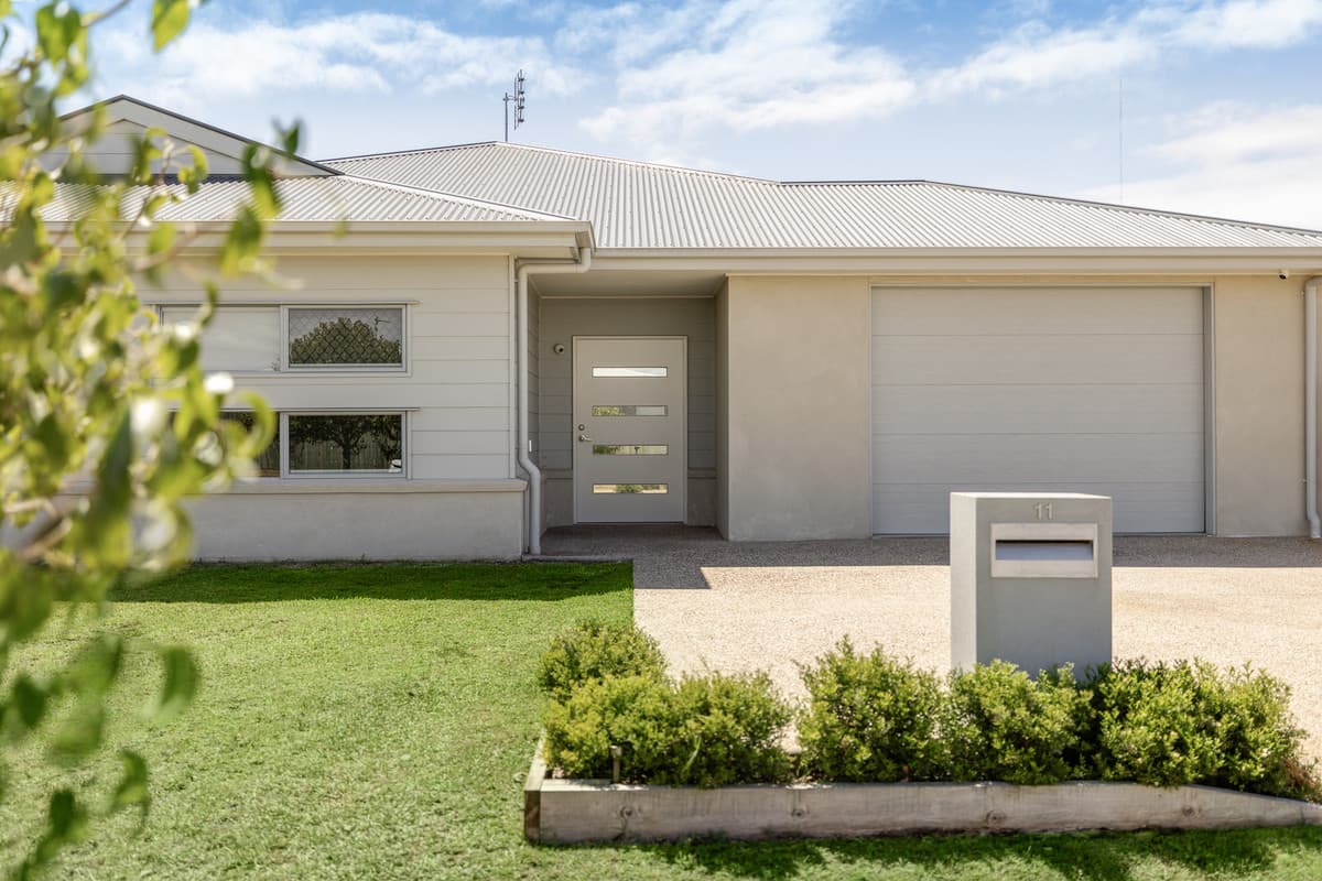 11 Kaytons Street, Drayton — photo 1 of 5