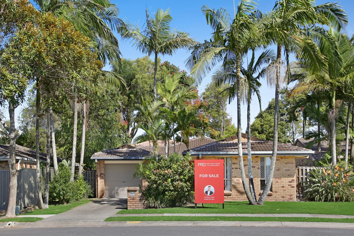 33 Montezuma Drive, Burleigh Waters — photo 1 of 5