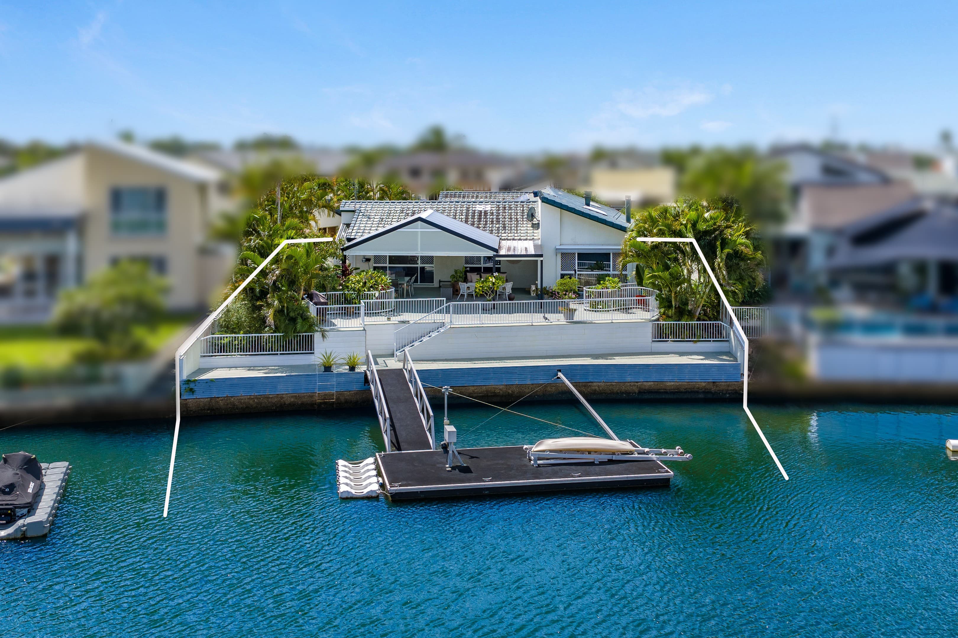 116 Pebble Beach Drive, Runaway Bay, Runaway Bay — photo 1 of 5