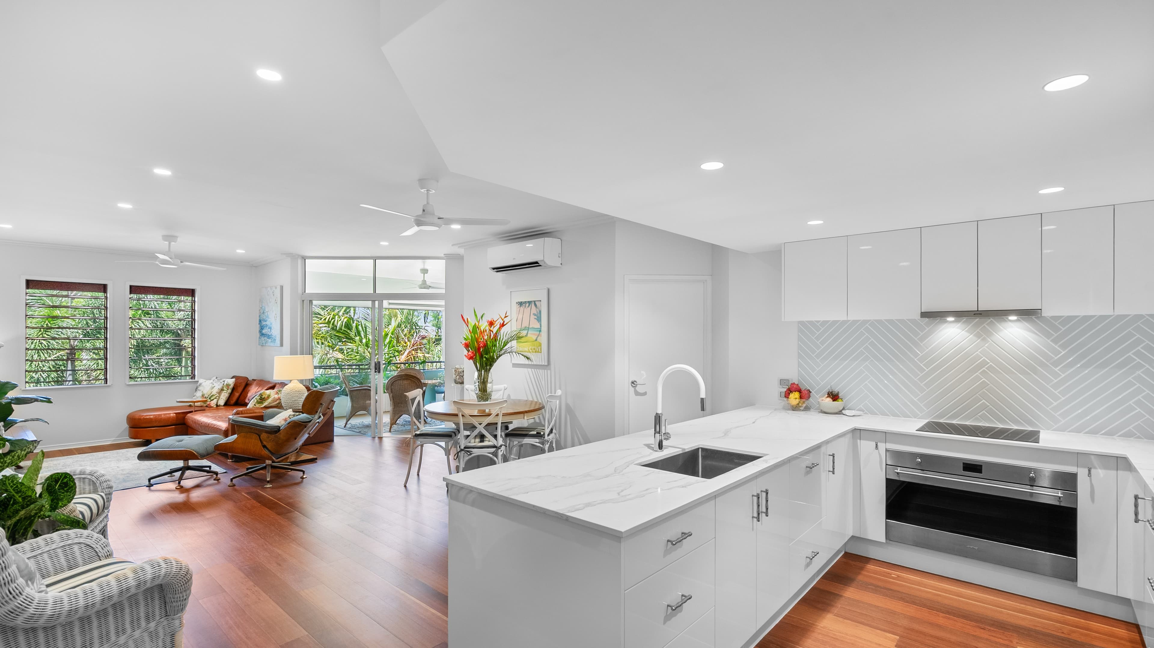 11/23-25 Veivers Road, Palm Cove — photo 1 of 5