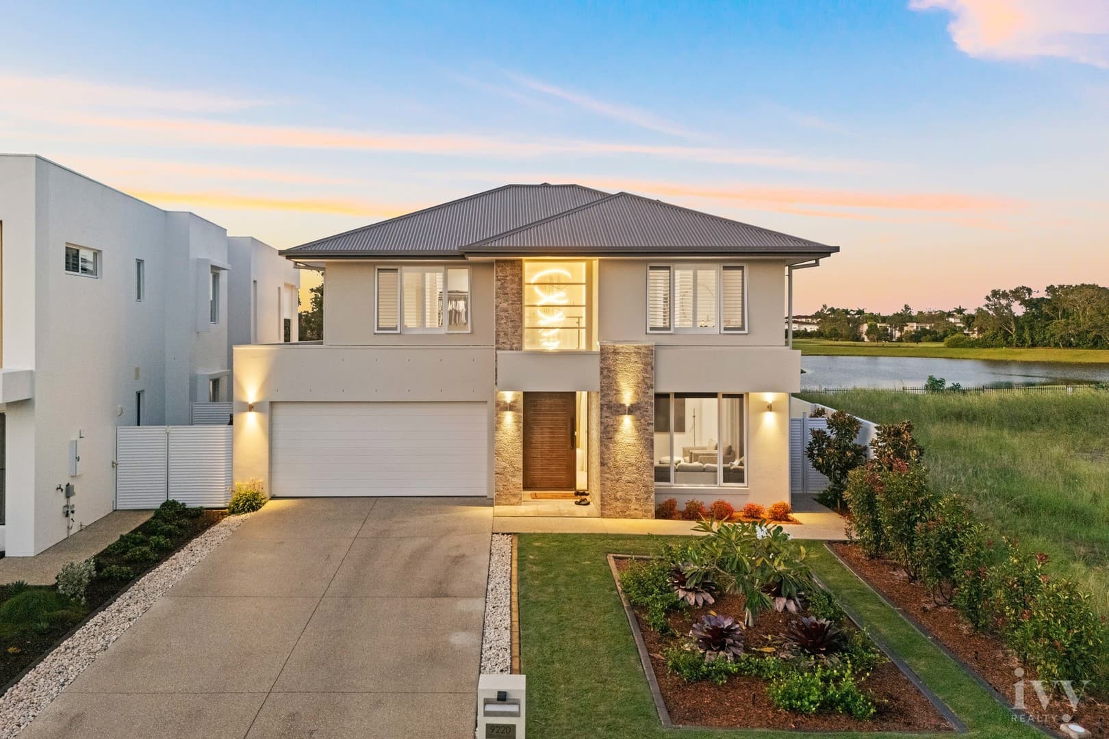 9220 Peter Senior Drive, Hope Island - Image 1