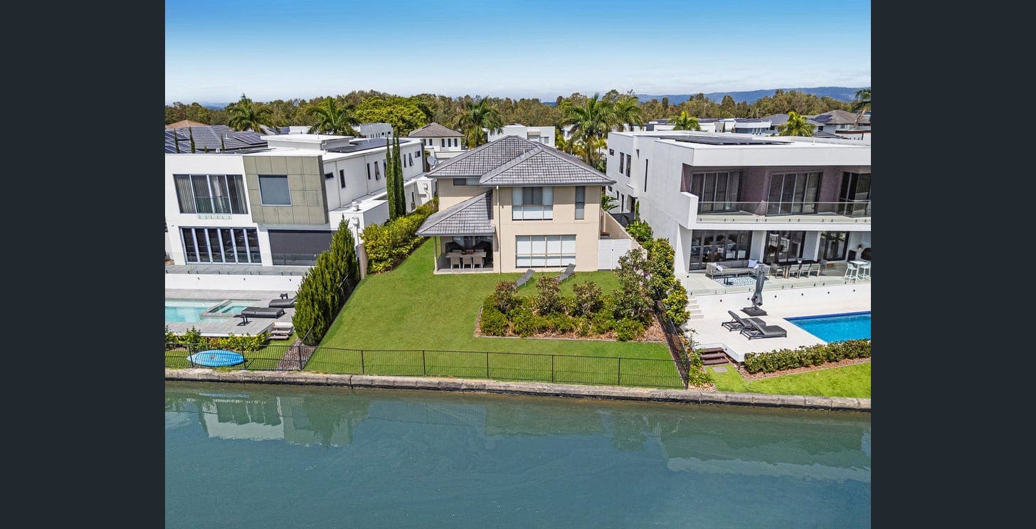 7673 Fairway Island Boulevard, Hope Island — photo 1 of 5