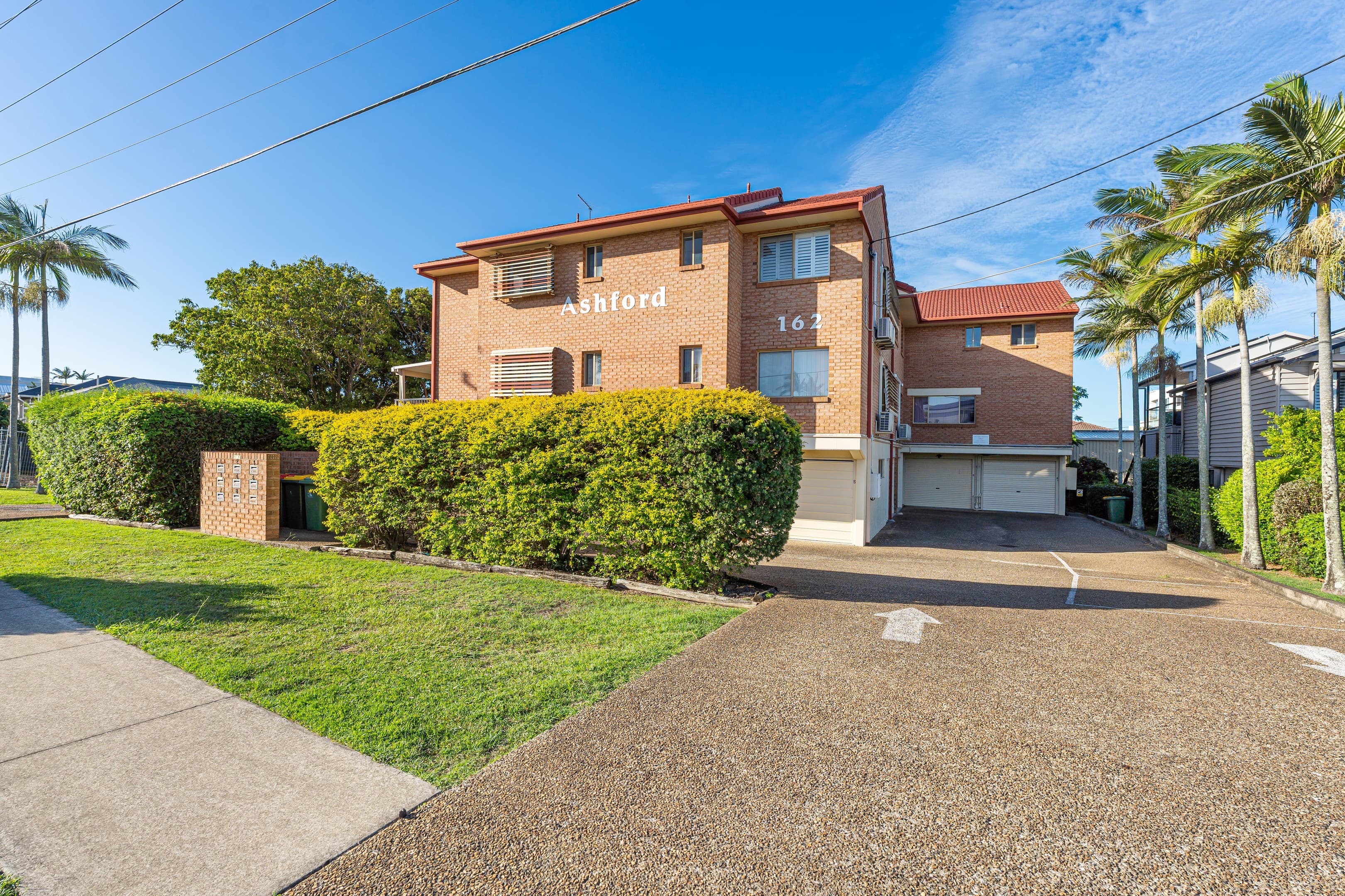 2/162 Prince Edward Parade, Scarborough - Image 1