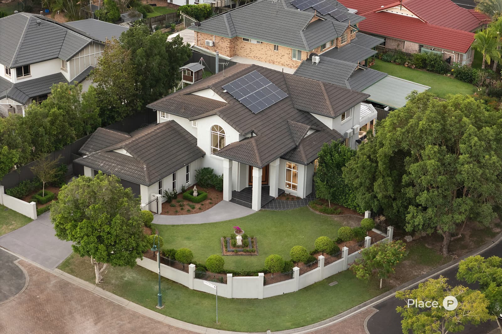 30 Beaulieu Crescent, Carindale, Carindale — photo 1 of 5