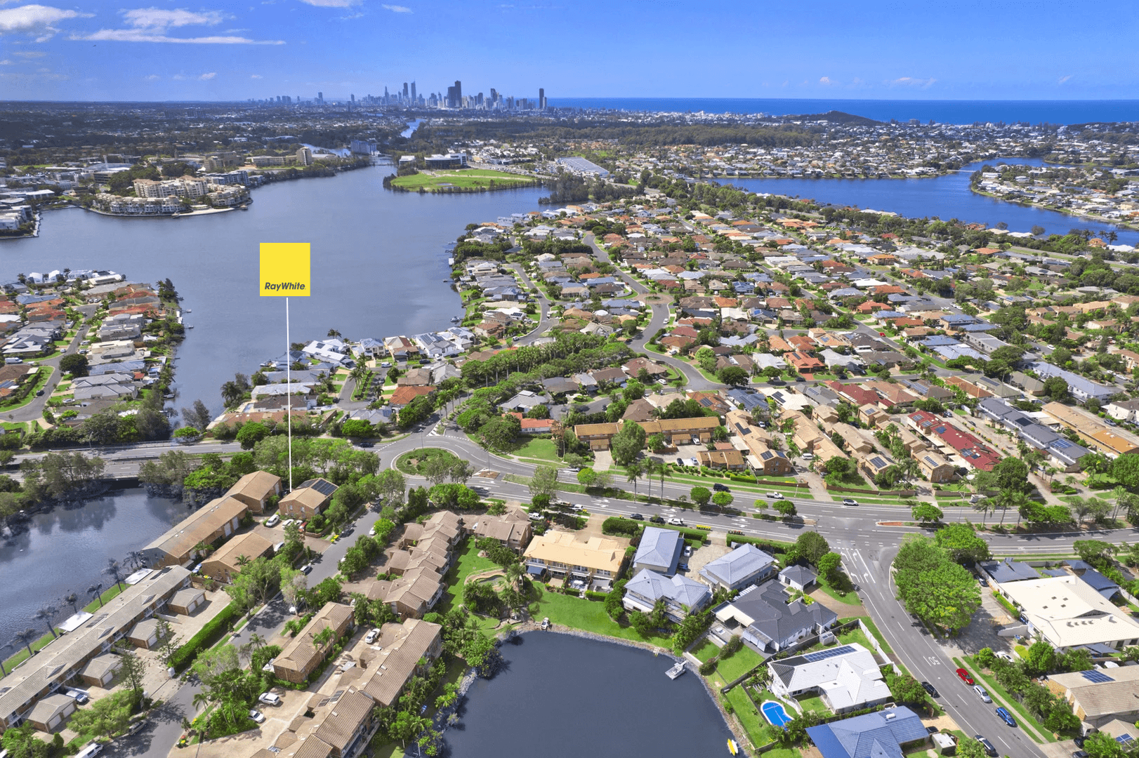 9/1 Lowood Court, Varsity Lakes — photo 1 of 5
