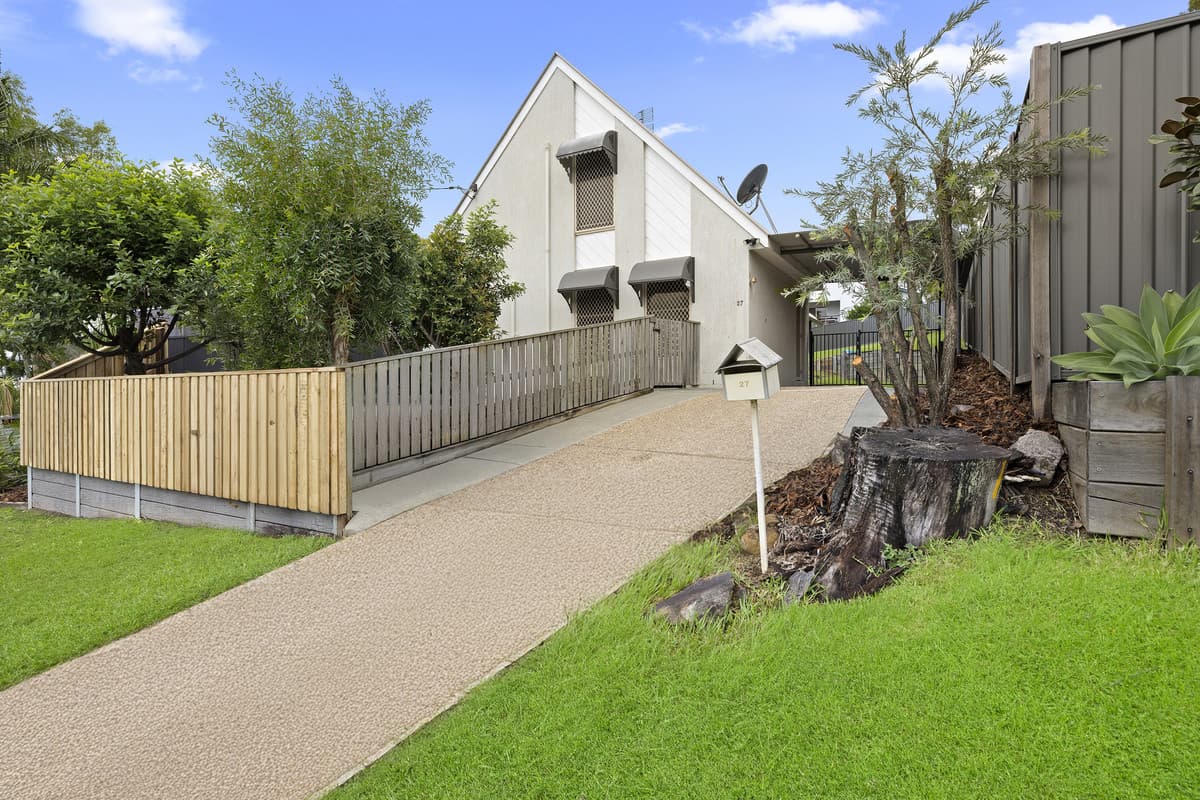 27 Albatross Avenue, Aroona - Image 1