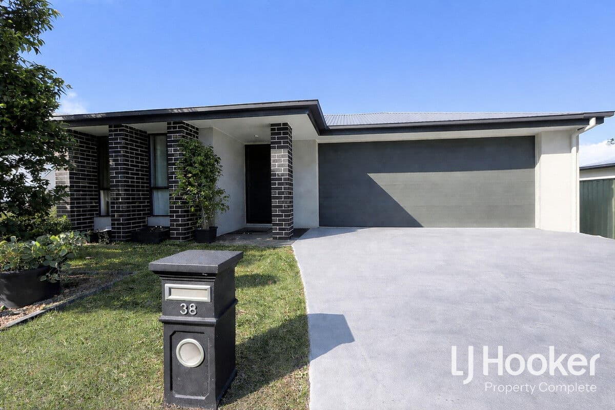 38 Rosewood Circuit, Yarrabilba — photo 1 of 11
