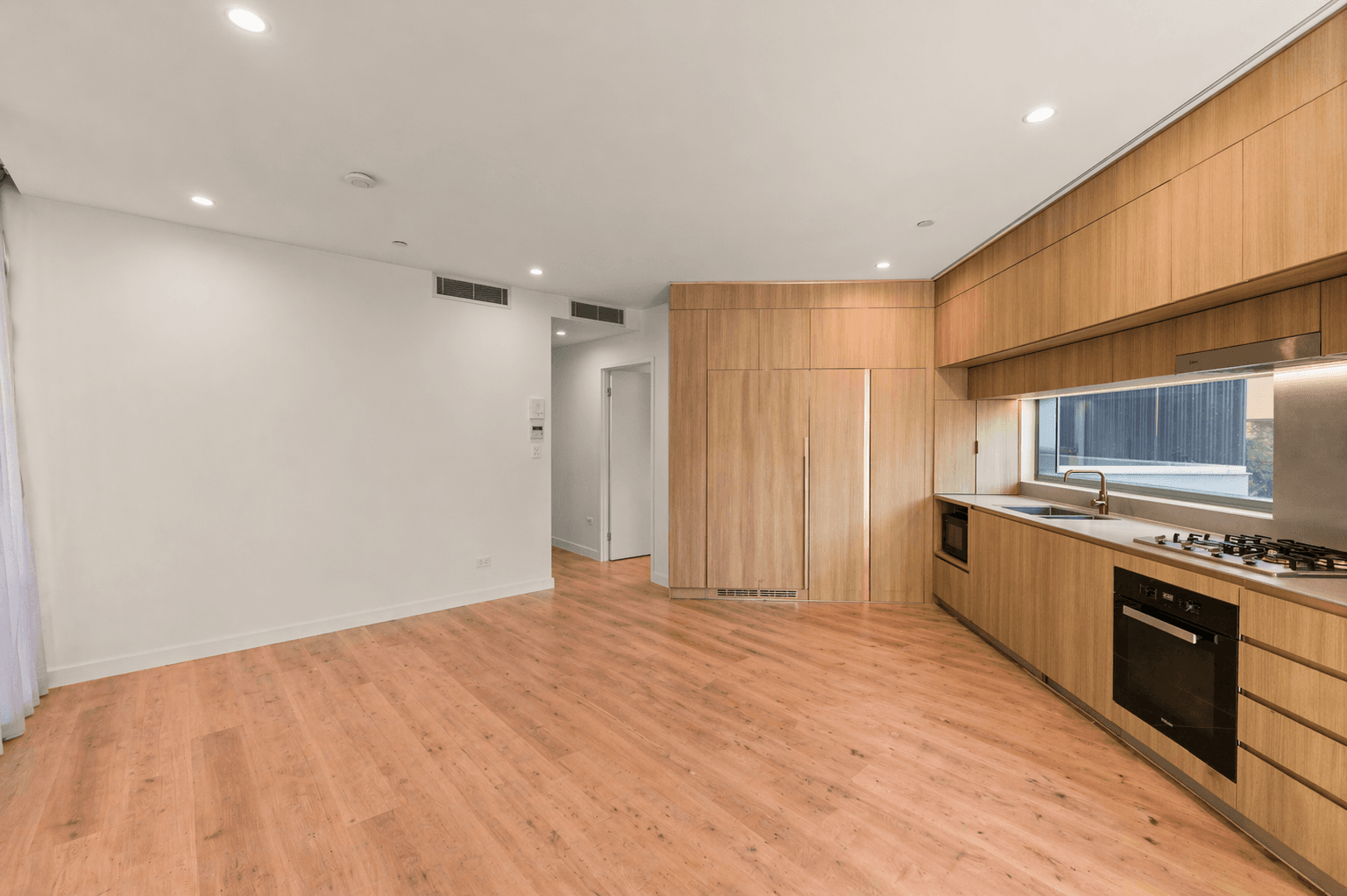 202/66 Lambert Street, Kangaroo Point, Kangaroo Point — photo 1 of 5