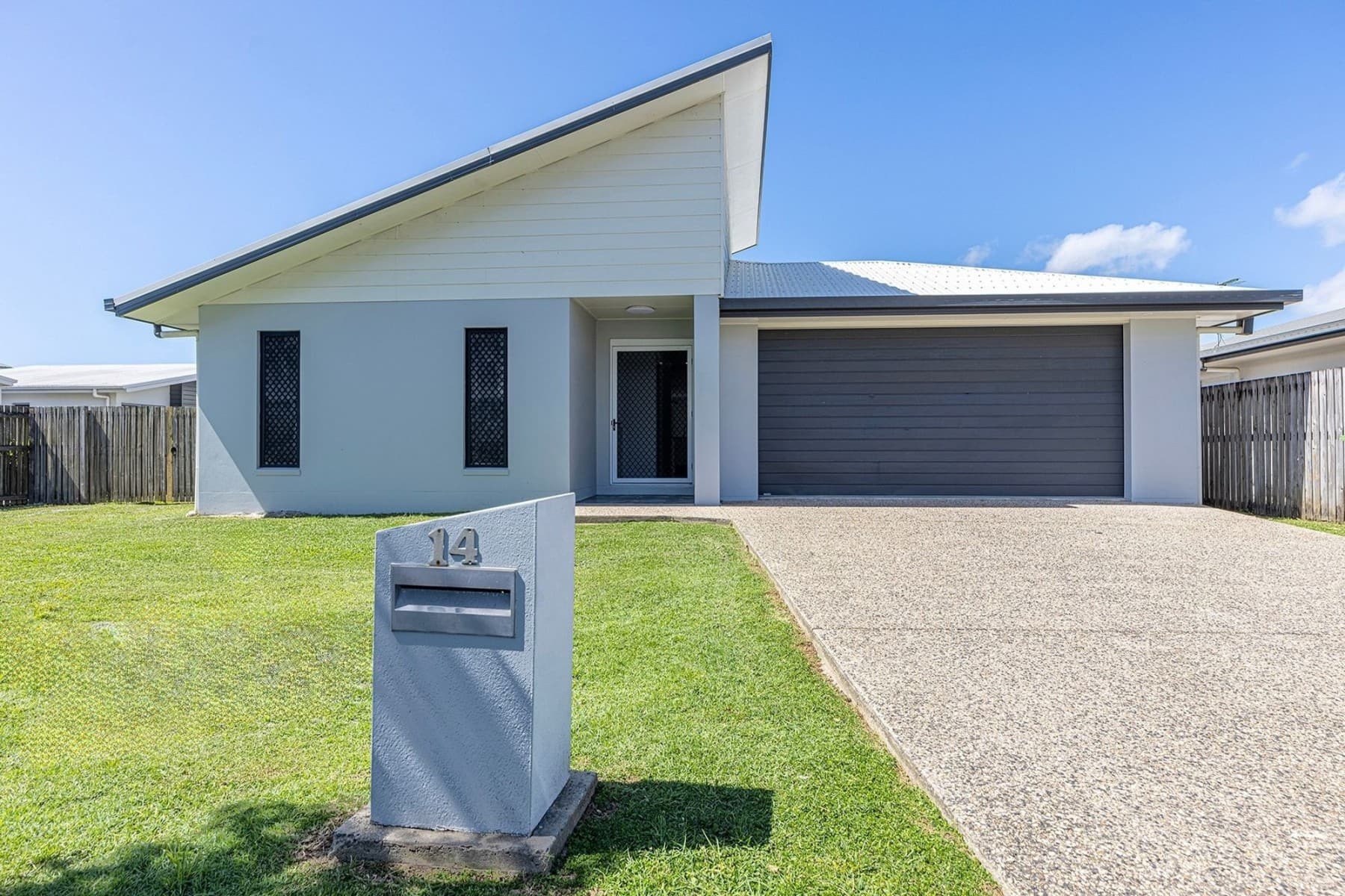 14 Makybe Diva Drive, Ooralea — photo 1 of 9