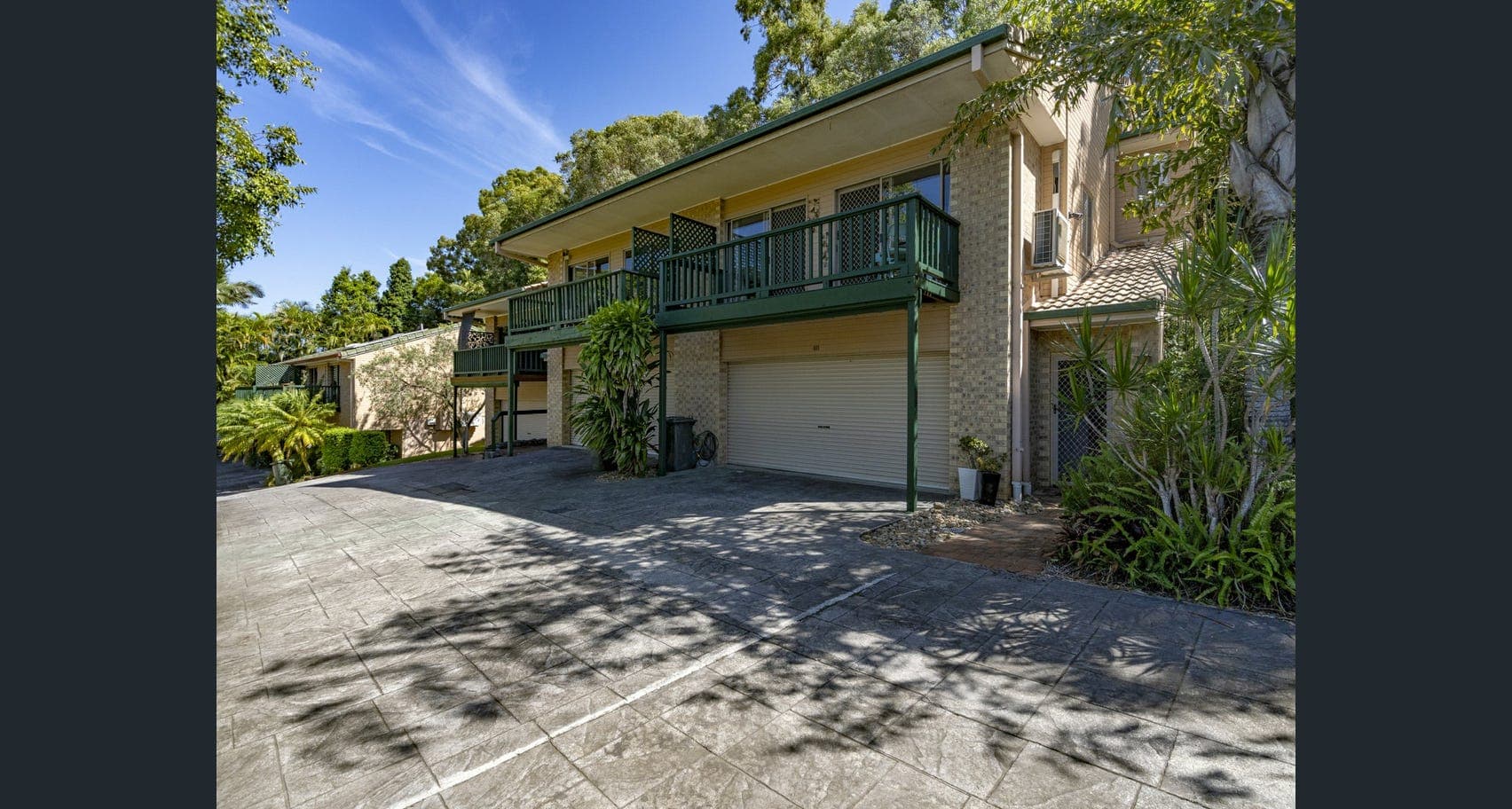 40/130 Plateau Crescent, Carrara — photo 1 of 5
