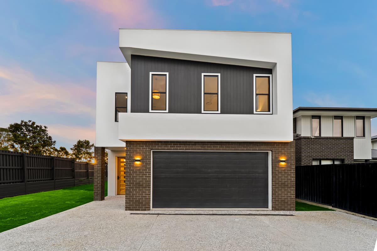 2 Montgomery Circuit, Pallara - Image 1