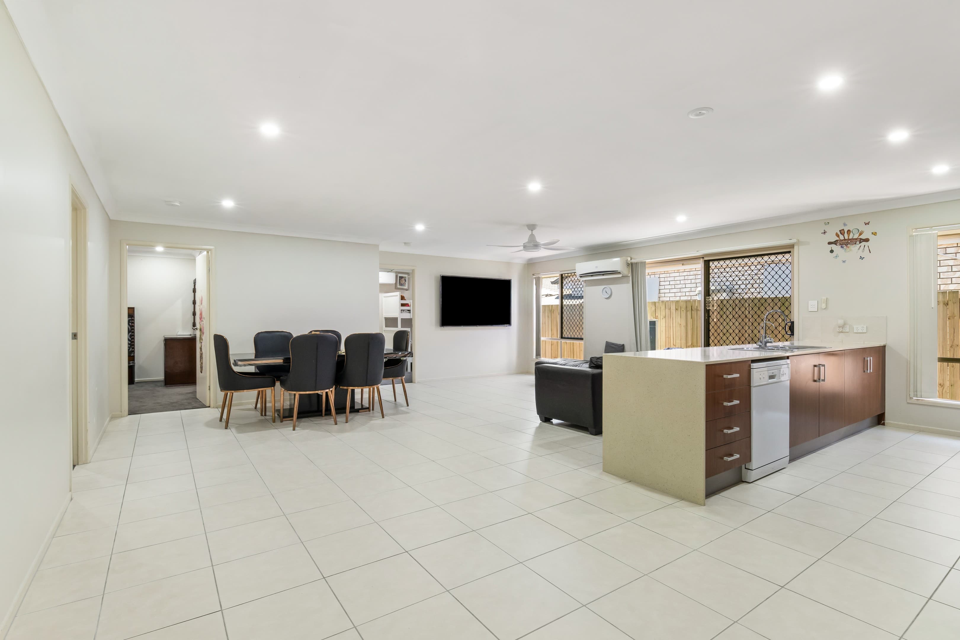 16 Shale Avenue, Logan Reserve — photo 1 of 5