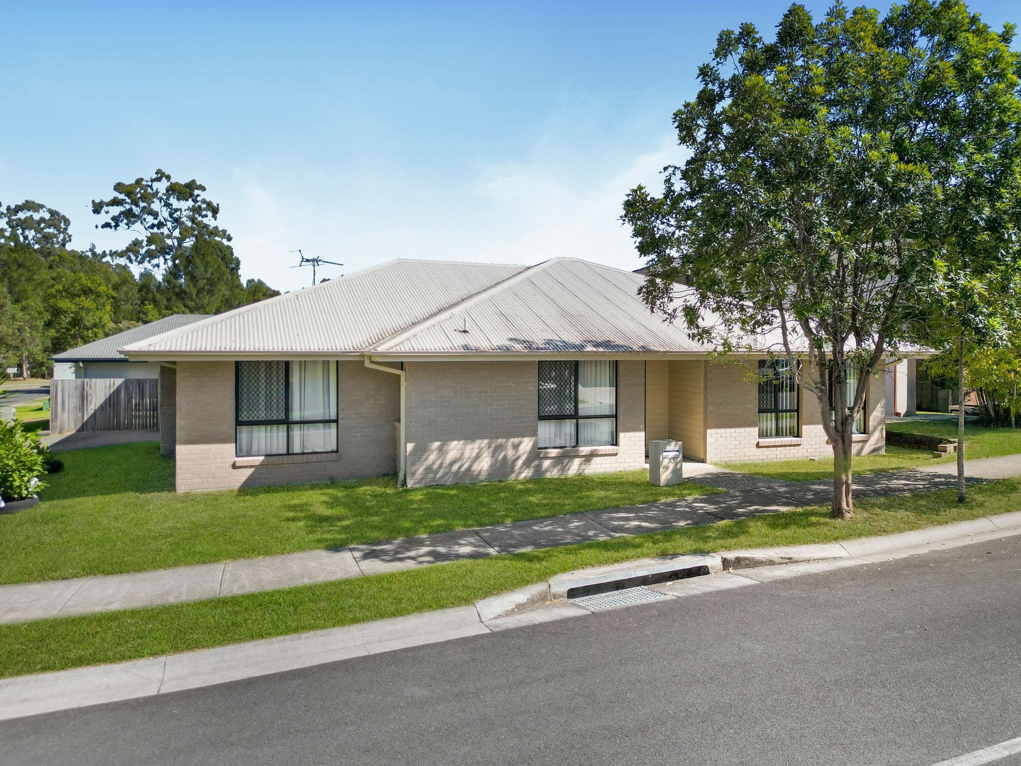 33 Ravensbourne Circuit, Waterford - Image 1