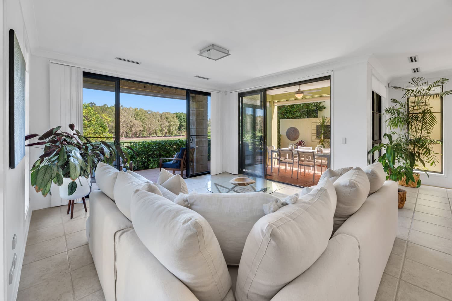 2033/1 The Vistas Drive, Carrara