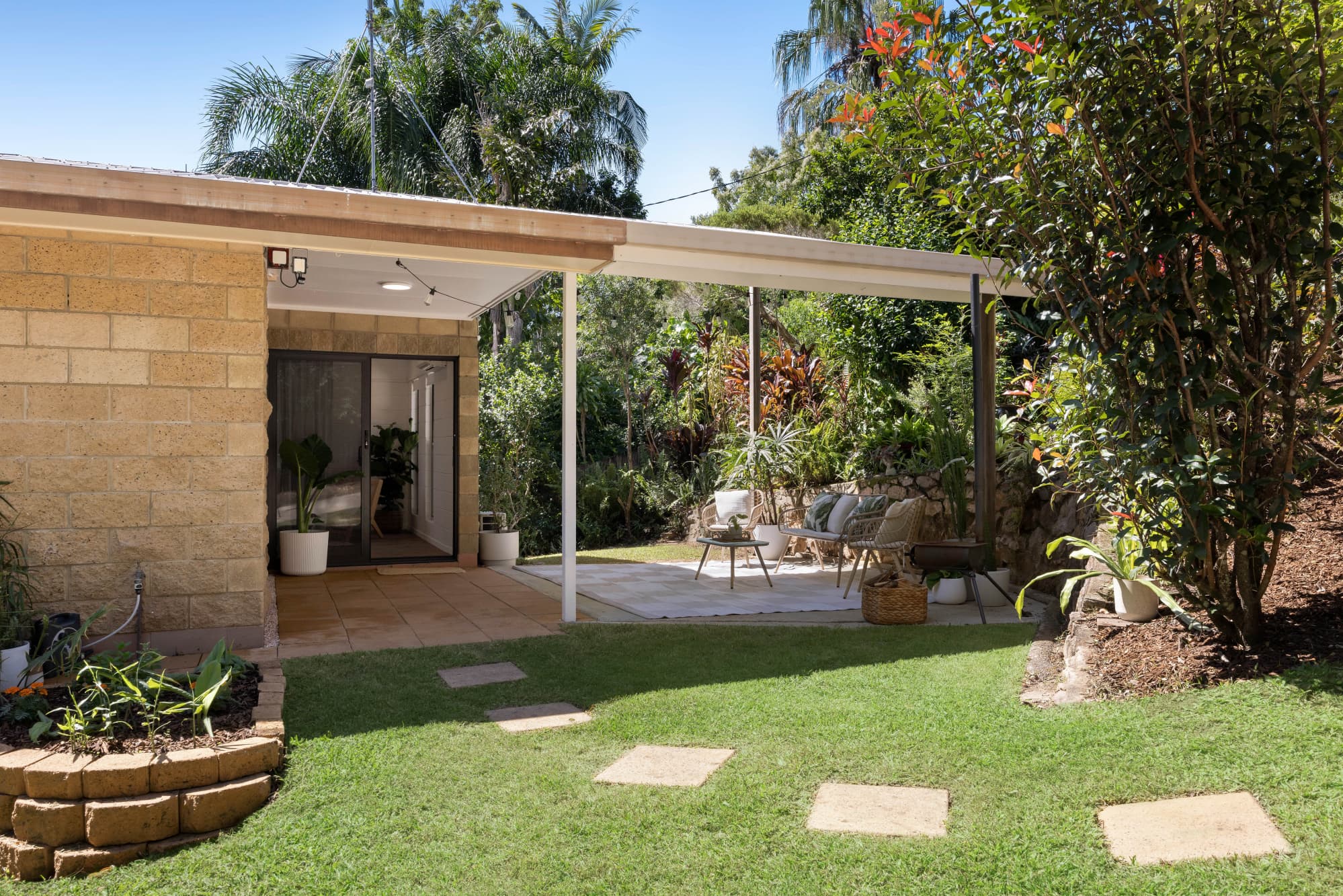 7 Dudley Street, Nambour, Nambour — photo 1 of 6