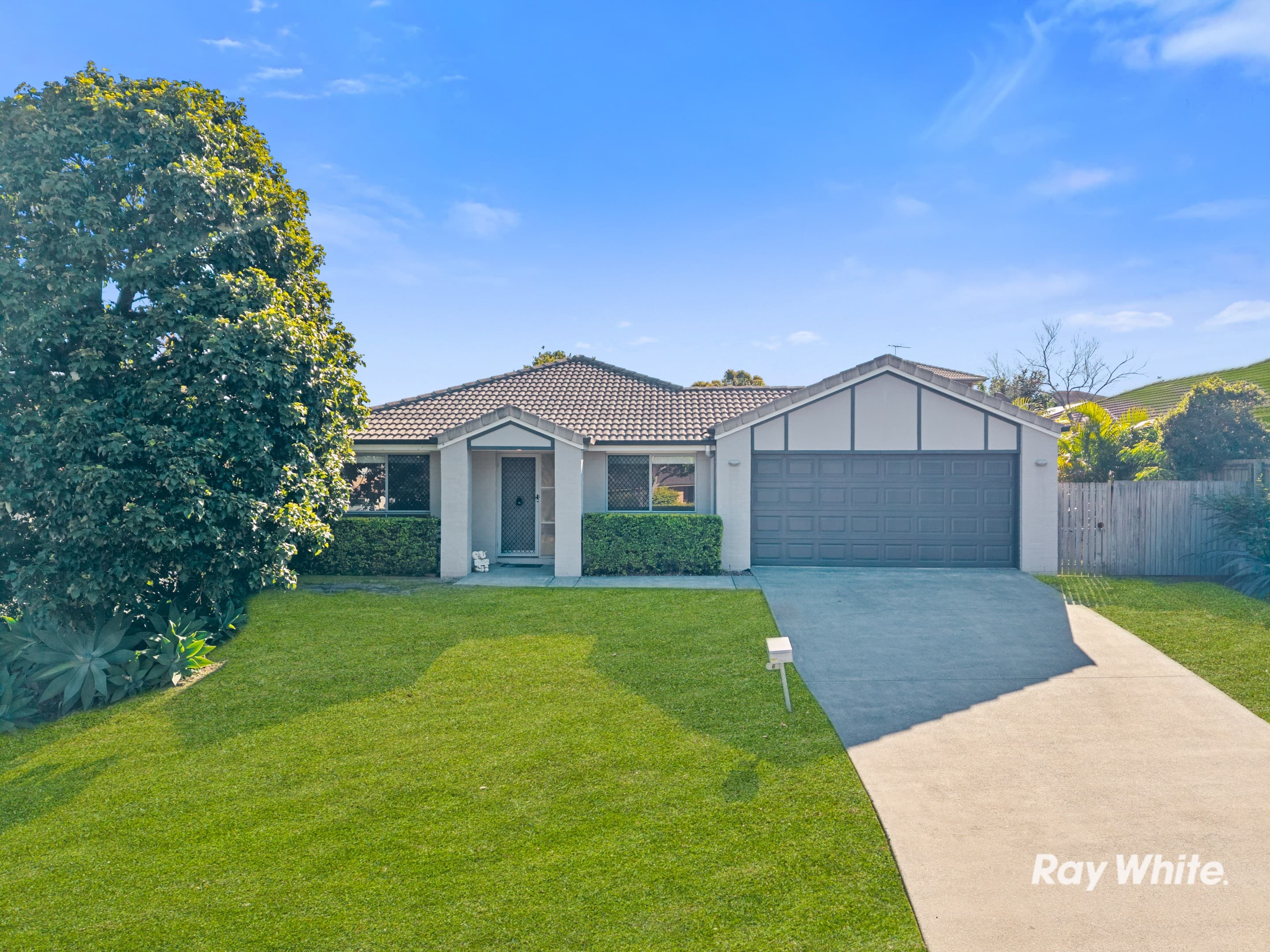 6 Tahlee Court, Regents Park - Image 1