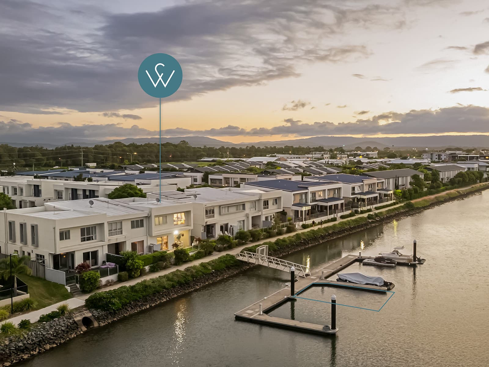 18/156 Marina Quays Boulevard, Hope Island — photo 1 of 5
