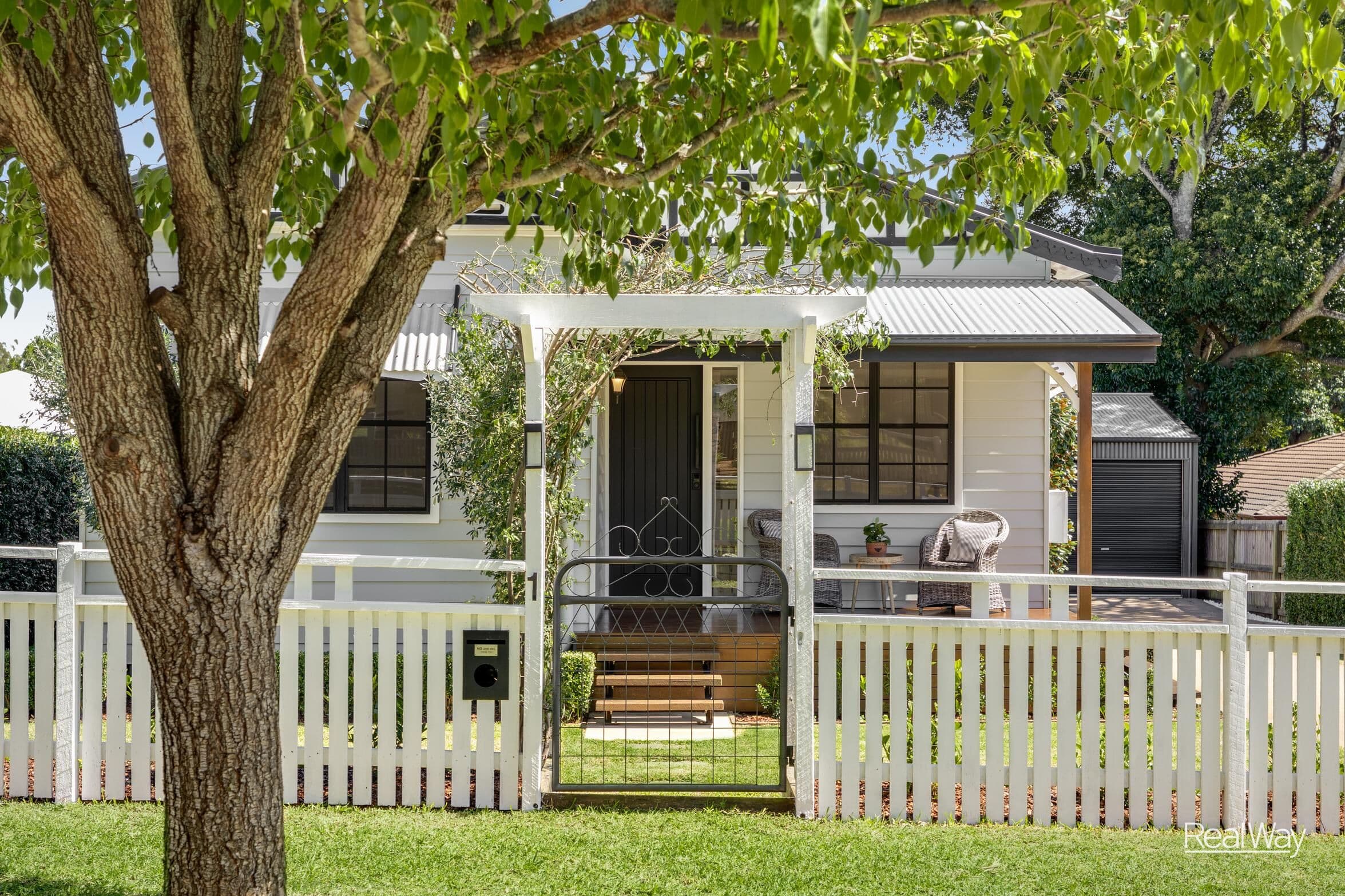 1 Llewellyn Street, Centenary Heights - Image 1